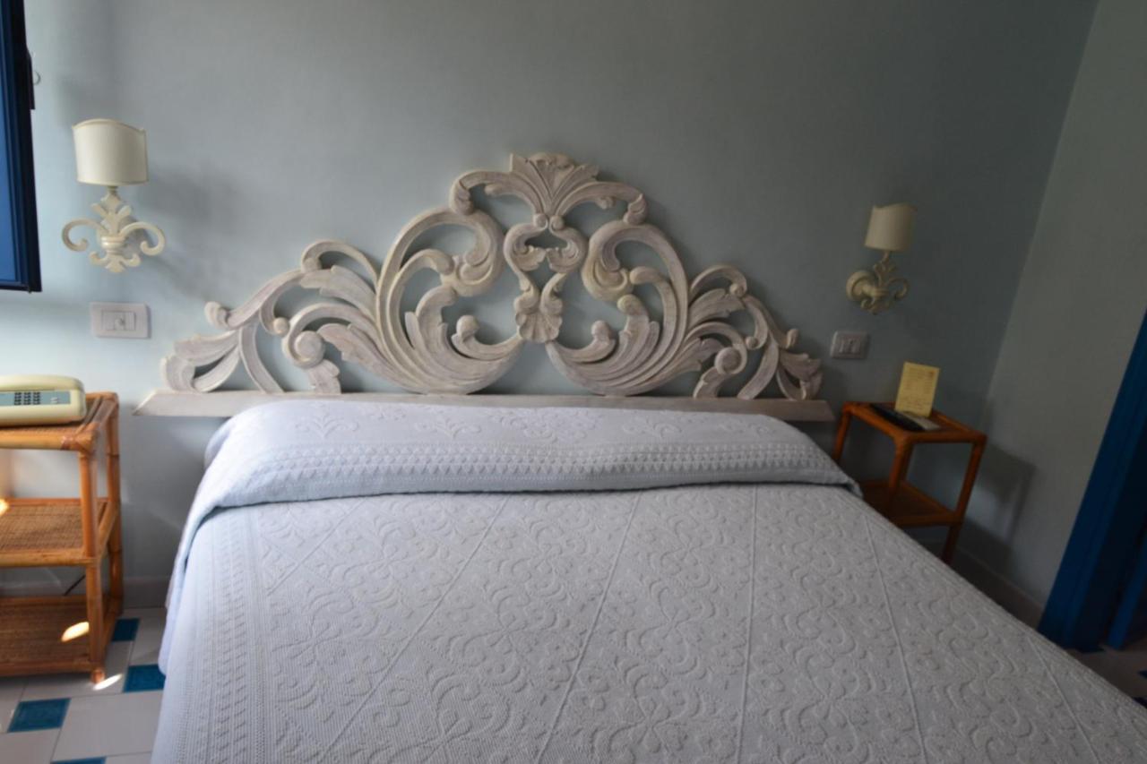 Hotel La Lampara Golfo Aranci Room photo